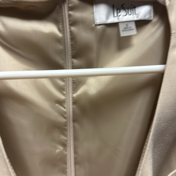 Beige sheath dress.   Fully lined.   Goes well with a  jacket or sweater. - Picture 5 of 6